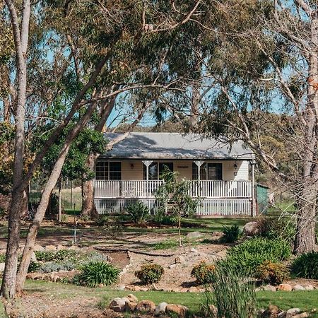 Granite Gardens Cottages & Lake Retreat Stanthorpe Exterior photo