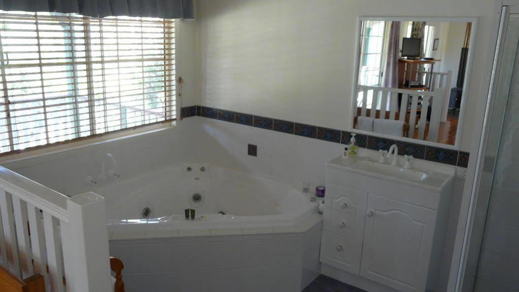 Granite Gardens Cottages & Lake Retreat Stanthorpe Exterior photo